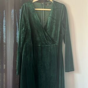 Lulus green velvet dress